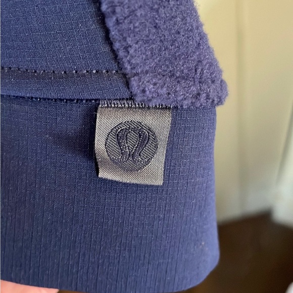Lululemon Thick 1/2 Zip Fleece - Picture 4 of 4